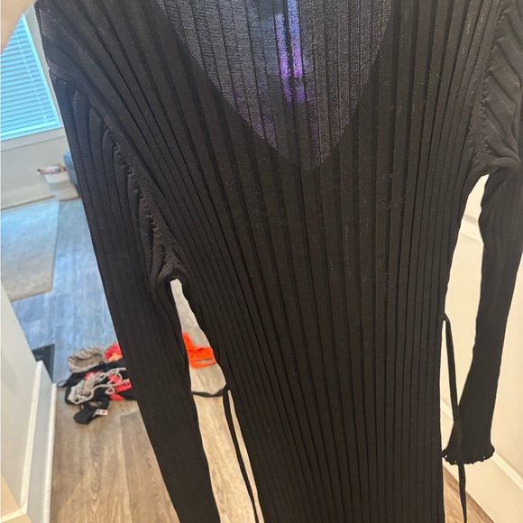 Dissh Ribbed Knit Maxi Dress | Black | Long Sleeve | V-Neck - Picture 4 of 11